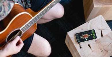 Mejores Aplicaciones para Afinar la Guitarra con el movil